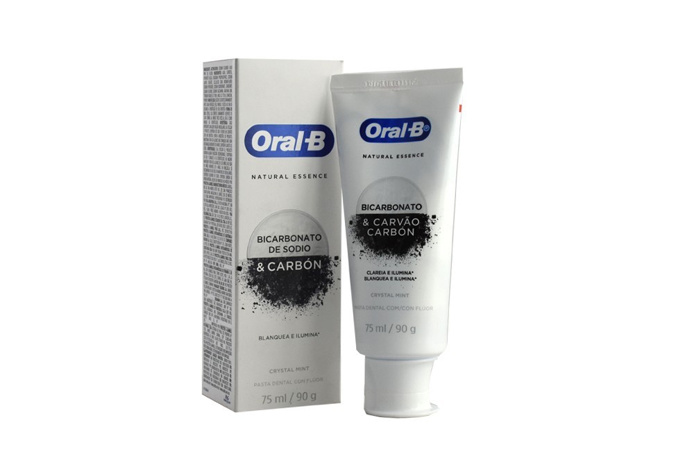 Crema Dental Oral B Bicarbonato Y Carbón En Tubo Por 75 mL